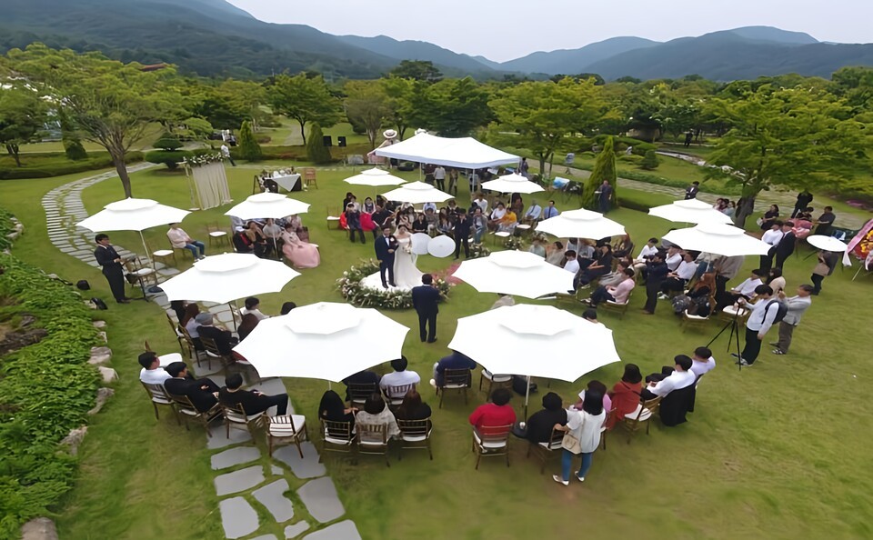 Wedding ceremony site at Naejangsan Ecological Exploration Center (Photo provided by the Ministry of Environment)