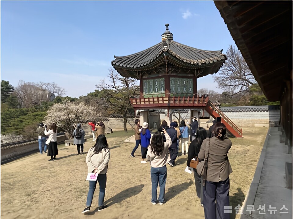 Sightseeing of 'Naekseonjae Embracing Spring' (March '24) (Photo courtesy of the Cultural Heritage Administration)