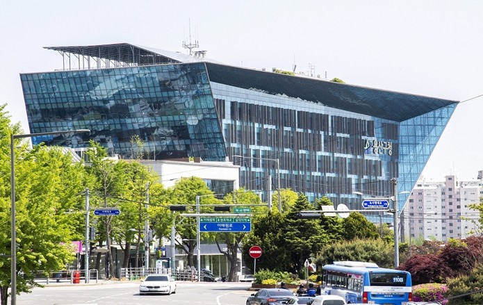 ソウル市龍山区庁の全景