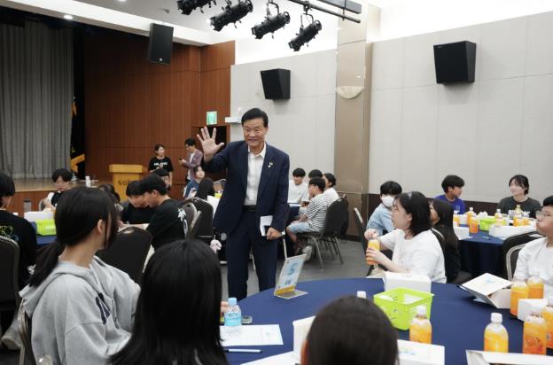 The 'Children's Report Meeting - Talk Talk Forum' at the Seongbuk Art Hall