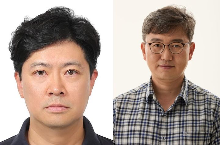 The October 2025 winners of the 'Korea Engineer Award' are Hyundai Motor's team leader Lim Jin-seung (left) and Connected Insight's CEO Lee Jae-joon. (Photo provided by Ministry of Science and ICT)