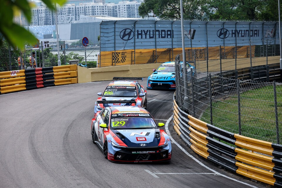 Hyundai 'The New Elantra N TCR' racing
