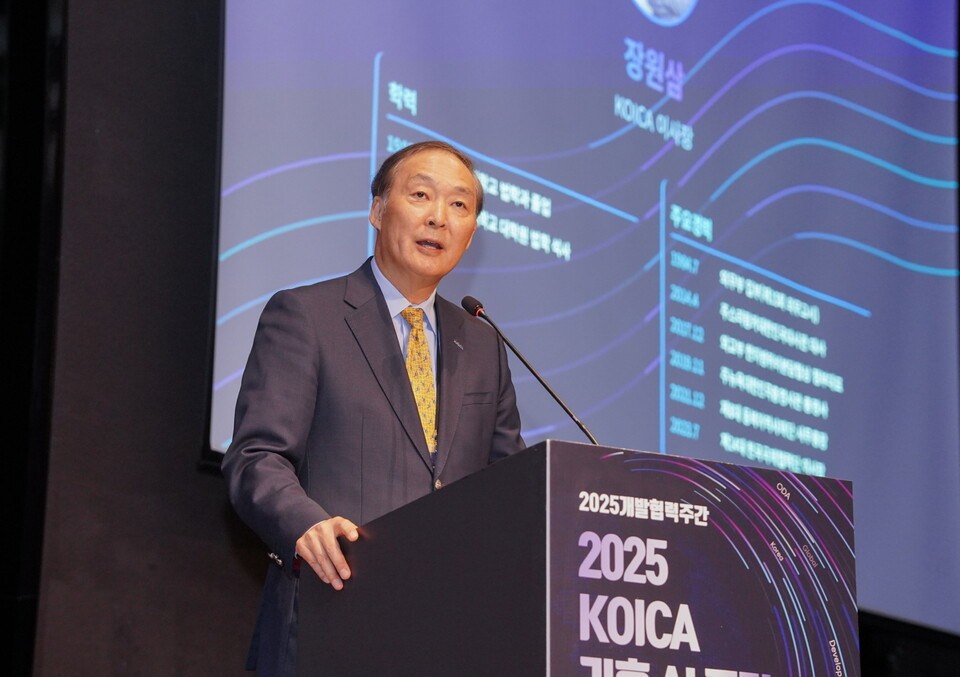 Jang Won-sam, President of KOICA, delivering the opening speech at the 2025 KOICA Climate AI Forum held at The Plaza Seoul Grand Ballroom