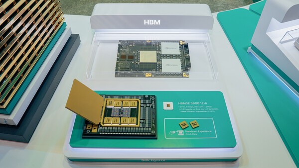 NVIDIA's GB300 and SK hynix's HBM3E and HBM4 (Photo = SK hynix)