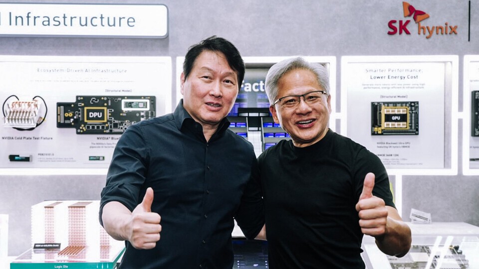 Chairman Chey Tae-won of SK Group (left) and CEO Jensen Huang (right) at SK Hynix’s exhibition booth during COMPUTEX 2026 (Photo=SK Hynix Newsroom)