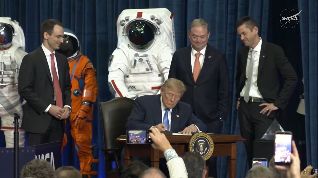 ドナルド・トランプ米大統領が28日（現地時間）、米国初の「宇宙アカデミー」設立のための大統領令に署名している。