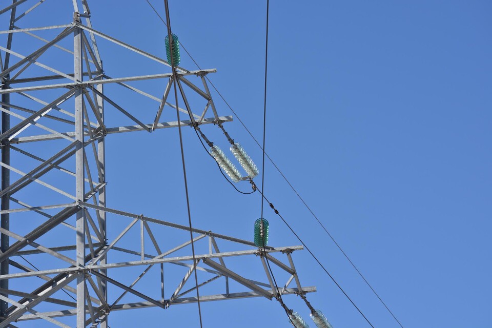 As power-intensive industries such as data centers and semiconductor factories expand, transmission networks are emerging as a core infrastructure supporting the digital economy. (Photo = Solution News)