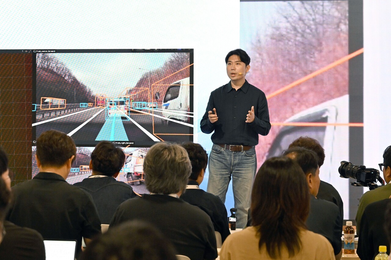 11日、板橋の42dot本社で開かれた「現代自動車グループ自動運転メディアデー」で、42dot Atria Groupのチョン・ソンギュンGL（Group Lead）が発表する様子（写真＝現代自動車グループ提供）