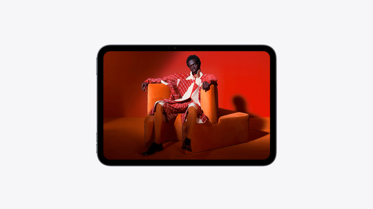 新款 iPad mini 配备 OLED显示屏,屏幕刷新率仍与上一代相同,为60Hz。(图片由苹果提供)