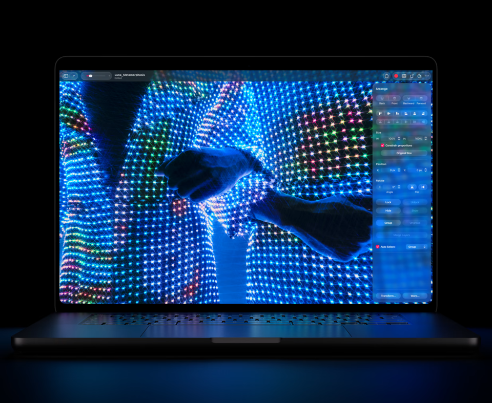 Appleが公開したMacBook Pro ProLED XDRディスプレイ。タンデムOLEDパネルを採用し、最大輝度2,000ニト、リフレッシュレート120Hzに対応する。(写真:Apple)